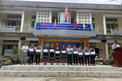 BẾ GIẢNG LỚP TRUYỀN DẠY CHIÊNG 3 VÀ HÁT TA LÊU, CA CHOI.