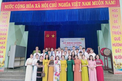 TRƯỜNG PTDTNT THCS BA TƠ LONG TRỌNG TỔ CHỨC LỄ KHAI GIẢNG NĂM HỌC 2025-2026 GẮN VỚI KỶ NIỆM 80 NĂM THÀNH LẬP BỘ QUỐC GIA GIÁO DỤC