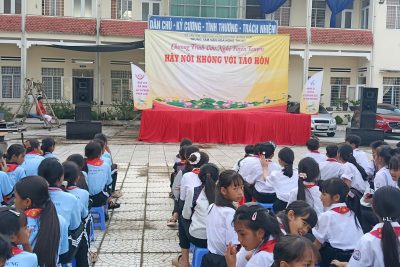 Chương trình văn nghệ tuyên truyền “Hãy nói không với tảo hôn”  tại Trường PTDTNT THCS Ba Tơ