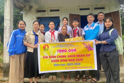 Thăm tặng quà tết gia đình chính sách tại địa phương nhân dịp xuân Bính Ngọc 2026
